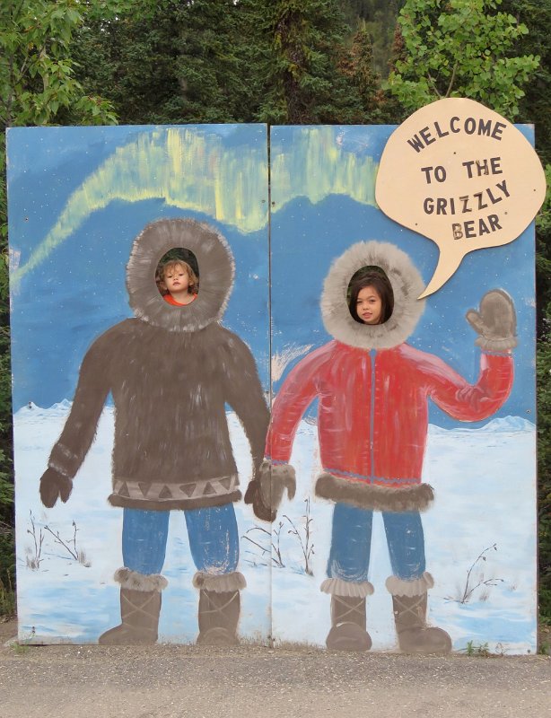 GrizzlyBearResortSign