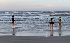 IMG_5771D Megan, Arsheda, and Artiman, Padre Island Beach, Corpus Christi, Tx