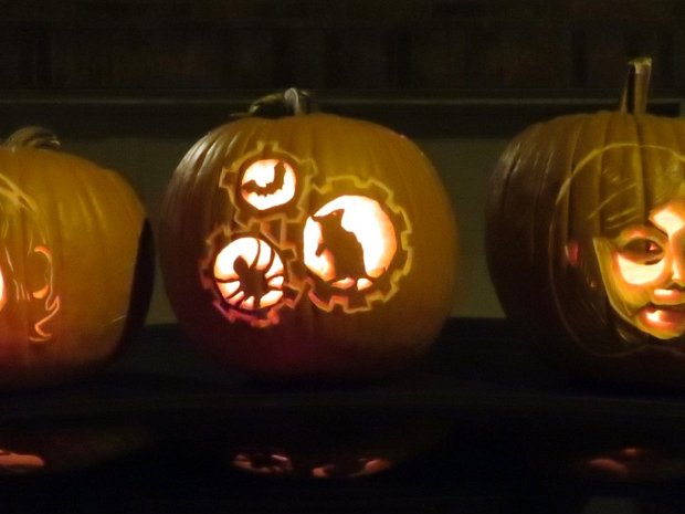 Halloween 2016 Megan-o-Lantern X, Phelantern II, Critter Gears, Turtle and Bat