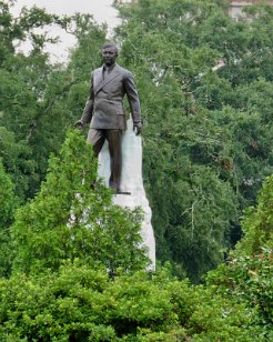 IMG_3934 Statue of Gov. and U.S. Sen. Huey P. Long, Louisana State Capitol, Baton Rouge, LA